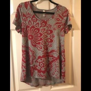 Small Lularoe classic t